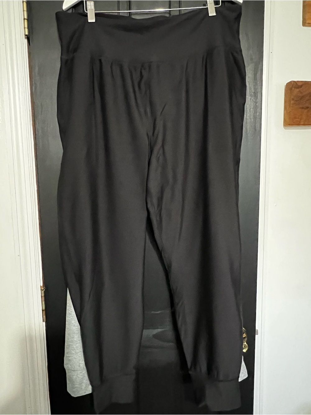 Old Navy Black & Gray Women’s High Rise Jogger Pants (2 pairs)
